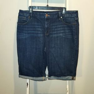 Chico's So Slimming Girlfriend Short Size 3 Dark Blue Jean